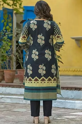 women floral printed sequinned  cotton kurta with trousers & with dupatta