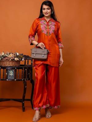 women floral embroidered regular thread work kurta with palazzos 1