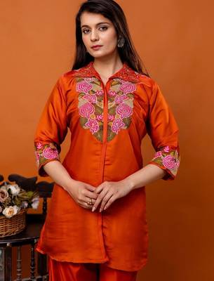 women floral embroidered regular thread work kurta with palazzos 2