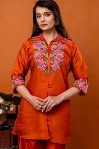 women floral embroidered regular thread work kurta with palazzos
