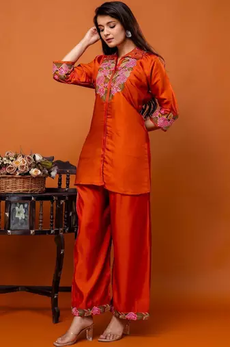 women floral embroidered regular thread work kurta with palazzos