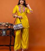 women floral embroidered regular thread work kurta with palazzos