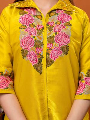 women floral embroidered regular thread work kurta with palazzos 2