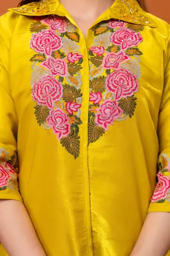 women floral embroidered regular thread work kurta with palazzos