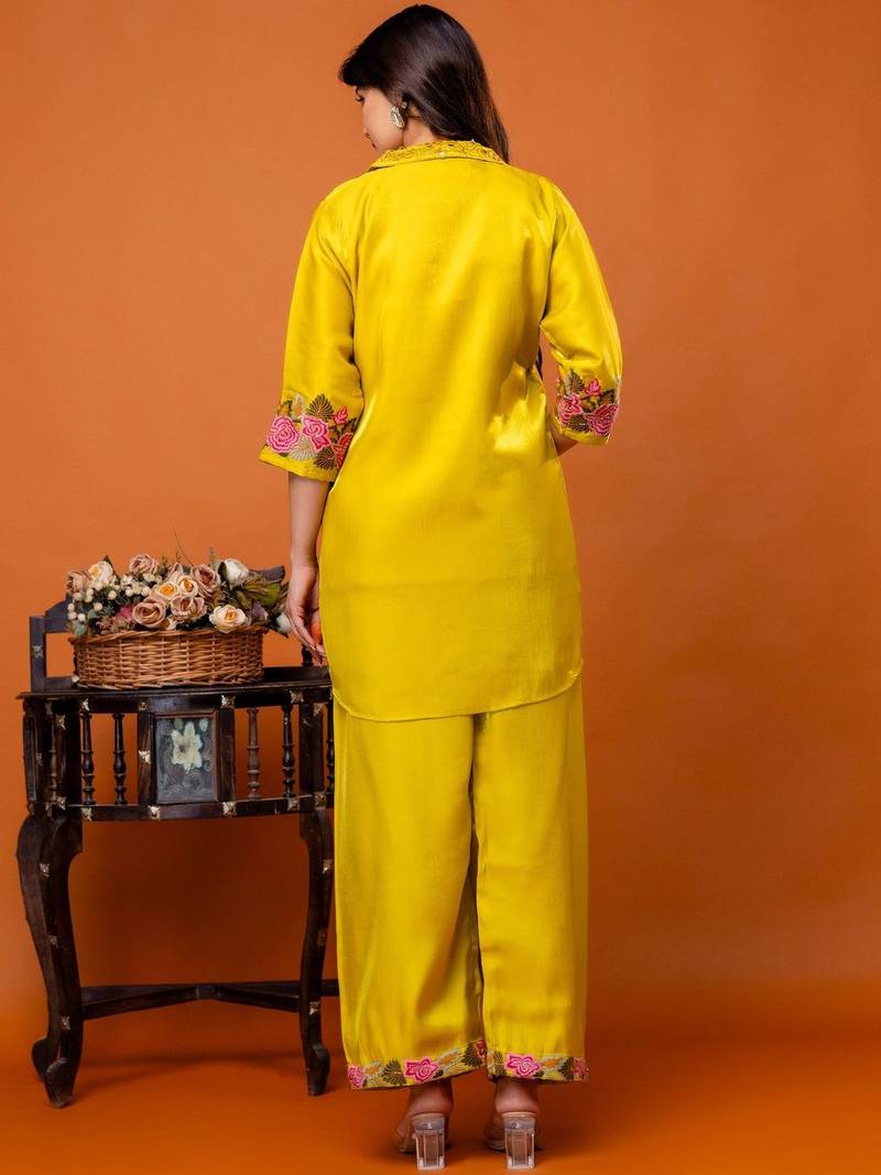 women floral embroidered regular thread work kurta with palazzos
