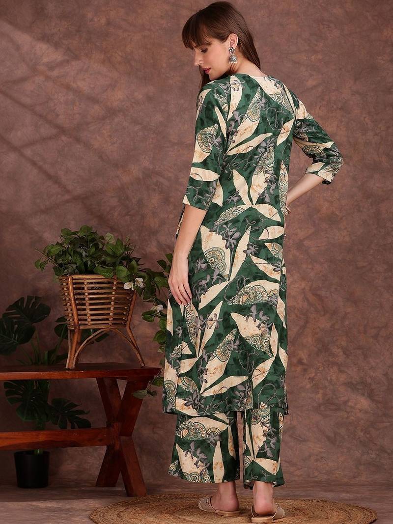 women ethnic motifs printed regular kurta with palazzos