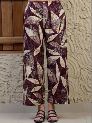 women ethnic motifs printed regular kurta with palazzos 6