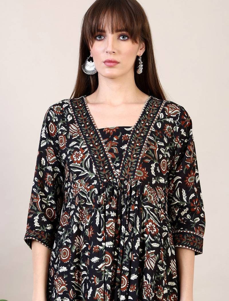 women floral printed empire kurta with trousers & with dupatta