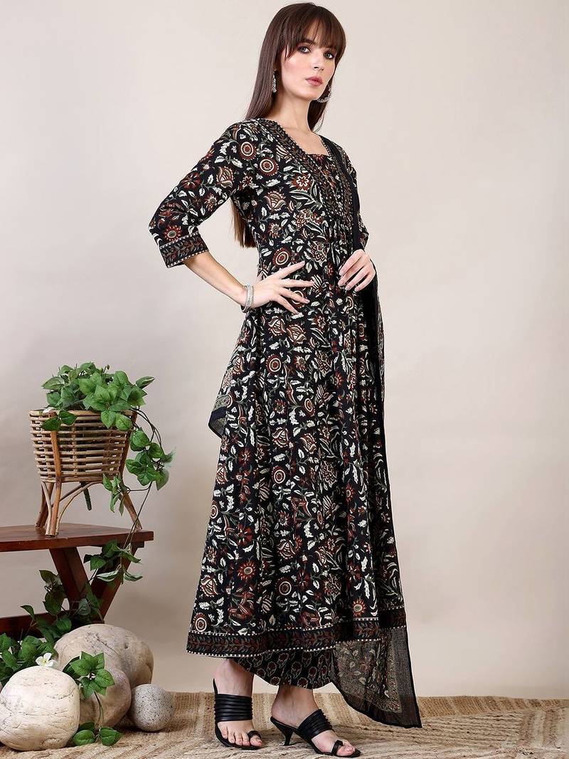 women floral printed empire kurta with trousers & with dupatta