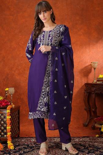 women floral embroidered regular thread work chanderi cotton kurta with trousers & with dupatta