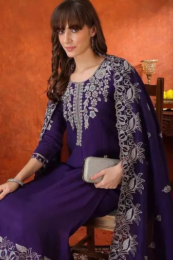 women floral embroidered regular thread work chanderi cotton kurta with trousers & with dupatta