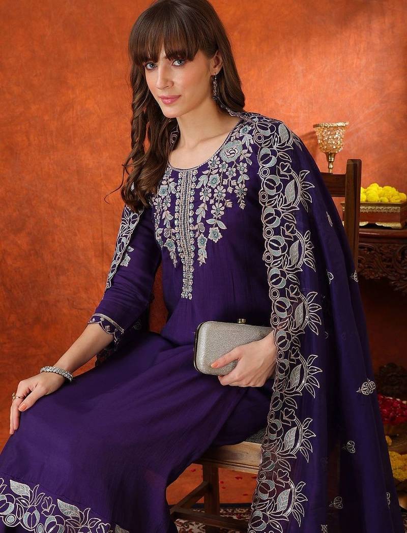 women floral embroidered regular thread work chanderi cotton kurta with trousers & with dupatta