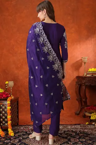 women floral embroidered regular thread work chanderi cotton kurta with trousers & with dupatta