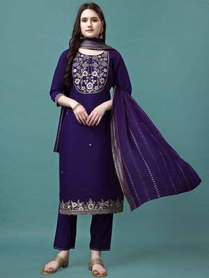 embroidered round neck zari chanderi silk kurta with trousers & dupatta 1