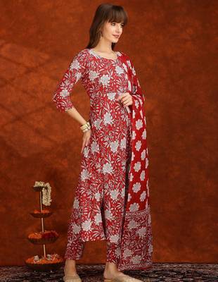 women floral printed  cotton a-line kurta with trouser & dupatta 3