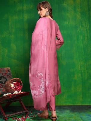 women floral solid kurta with trouser & dupatta 4
