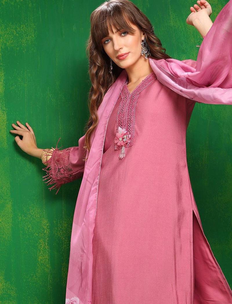 women floral solid kurta with trouser & dupatta
