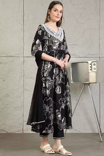 women floral embroidered pleated kurta & trousers with dupatta