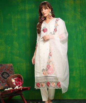 women embroidered thread work chanderi silk kurta with trousers & dupatta 1