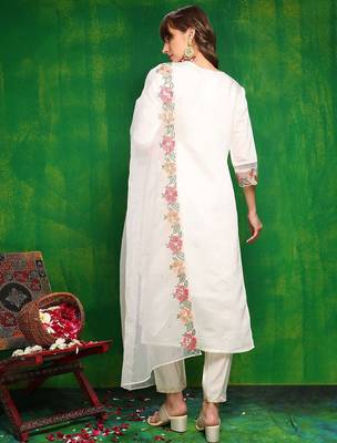 women embroidered thread work chanderi silk kurta with trousers & dupatta 4