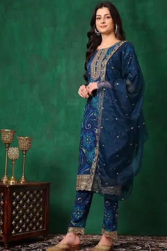 women floral embroidered kurta with trousers & dupatta
