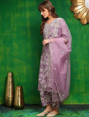 women ethnic motifs embroidered regular kantha work kurta with palazzos & with dupatta 4