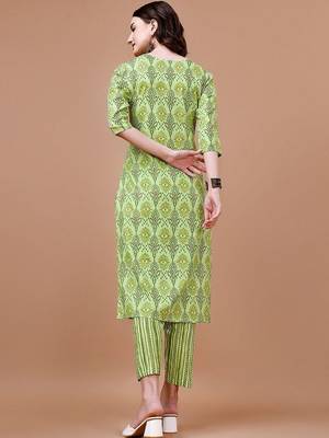 women ethnic motifs printed kurta with trousers & with dupatta 3
