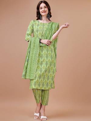 women ethnic motifs printed kurta with trousers & with dupatta 6