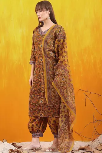 women ethnic motifs printed regular kurta with patiala & with dupatta