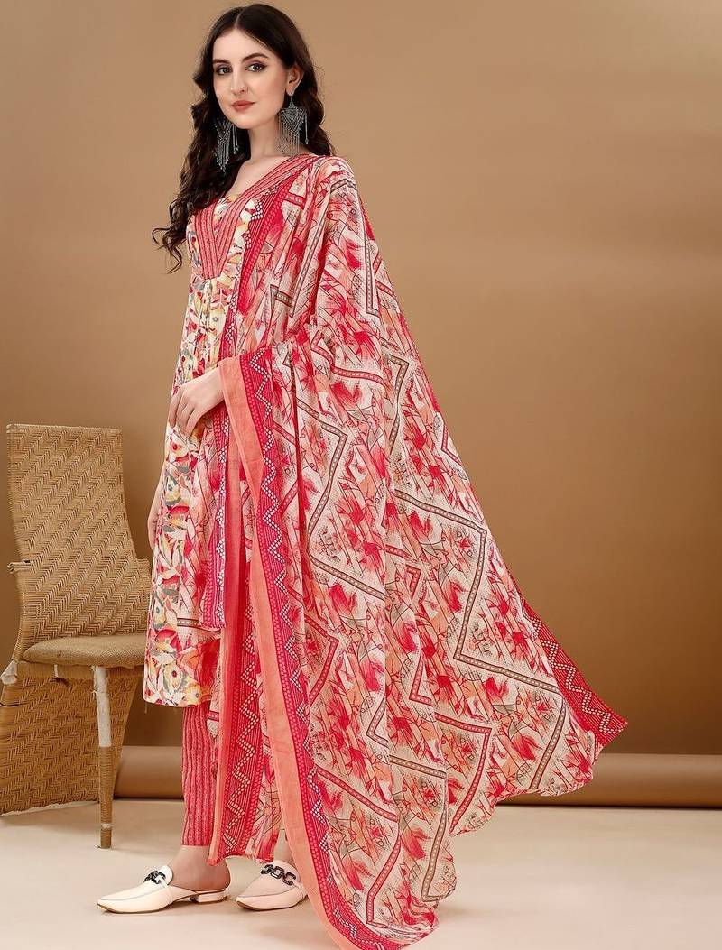 women floral printed regular  cotton kurta with trousers & with dupatta