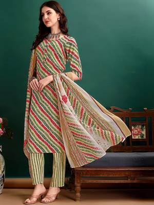 women leheriya printed kurta with trousers & with dupatta 3