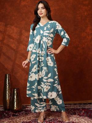 women floral printed regular kurta with palazzos 1