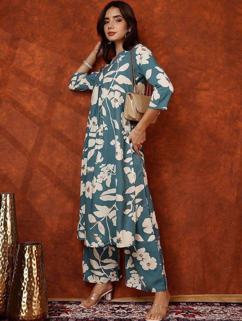 women floral printed regular kurta with palazzos