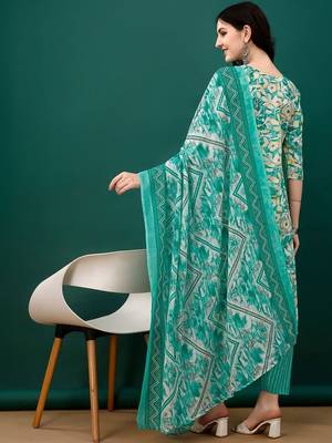 women floral printed regular  cotton kurta with trousers & with dupatta 5