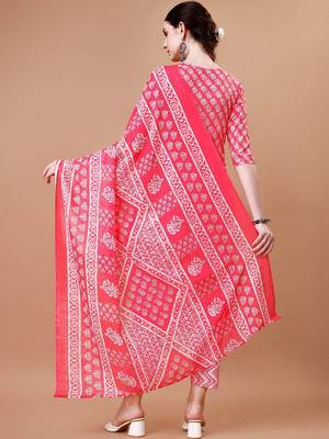 floral printed thread workkurta with trousers & dupatta 5
