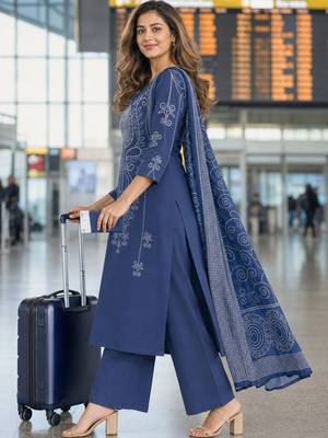 women ethnic motifs printed regular  cotton kurta with palazzos & with dupatta 4