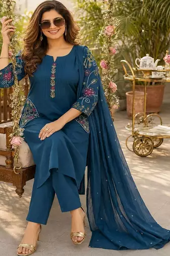 women ethnic motifs embroidered regular thread work  cotton kurta with trousers & with