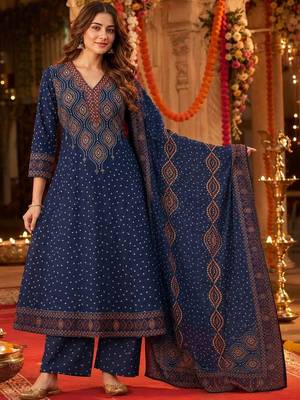 women ethnic motifs printed regular  cotton kurta with palazzos & with dupatta 1