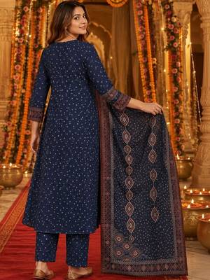 women ethnic motifs printed regular  cotton kurta with palazzos & with dupatta 2