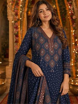 women ethnic motifs printed regular  cotton kurta with palazzos & with dupatta 3