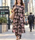 women floral printed regular kurta with trousers