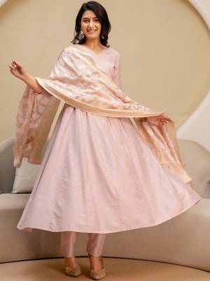 ethnic motifs printed thread work  silk kurta with trousers & dupatta 1