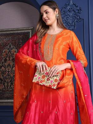 women ethnic motifs embroidered empire thread work kurta with trousers & with dupatta 3