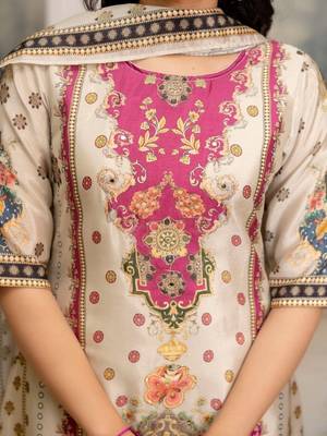 women ethnic motifs printed regular kurta with trousers & with dupatta 4