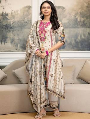 women ethnic motifs printed regular kurta with trousers & with dupatta 6