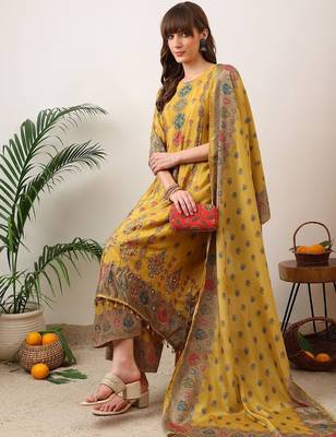 women ethnic motifs printed regular mirror work kurta with palazzos & with dupatta 5
