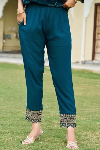 women floral printed panelled thread work kurta with trousers & with dupatta