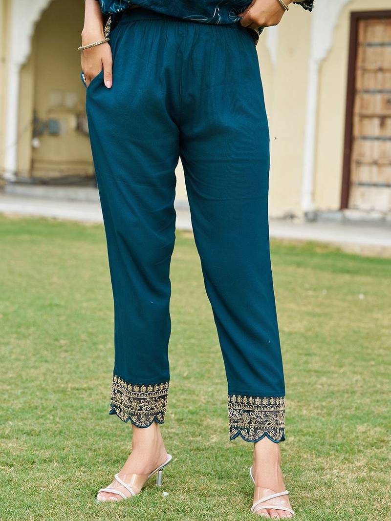 women floral printed panelled thread work kurta with trousers & with dupatta