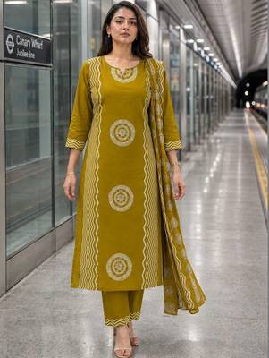 women printed regular  cotton kurta with trousers & with dupatta 1