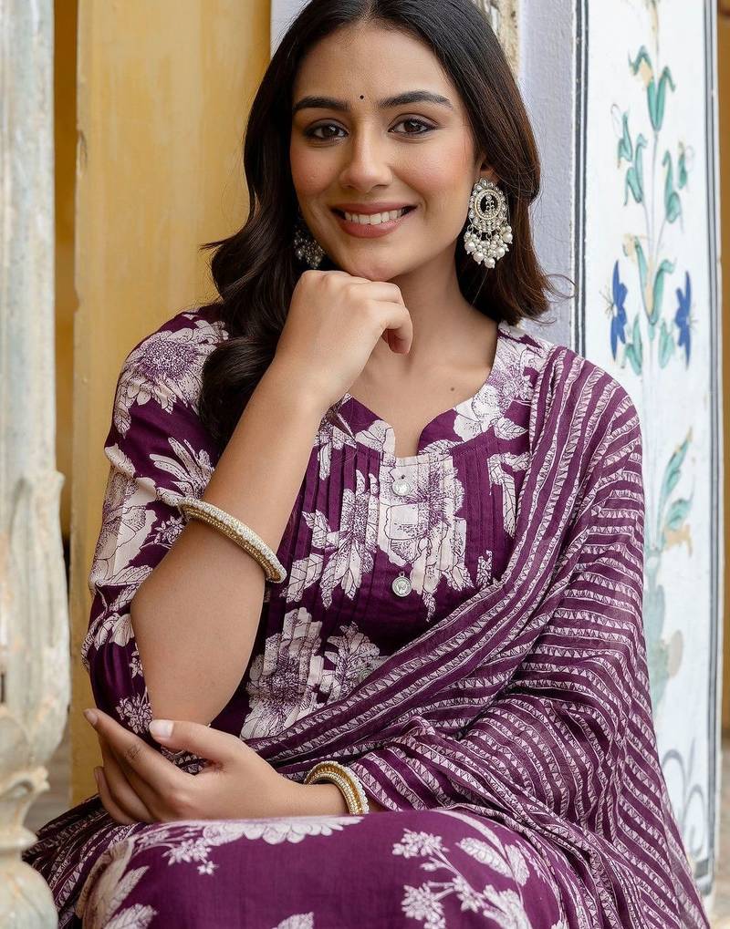 women floral printed pleated  cotton kurta with trousers & with dupatta